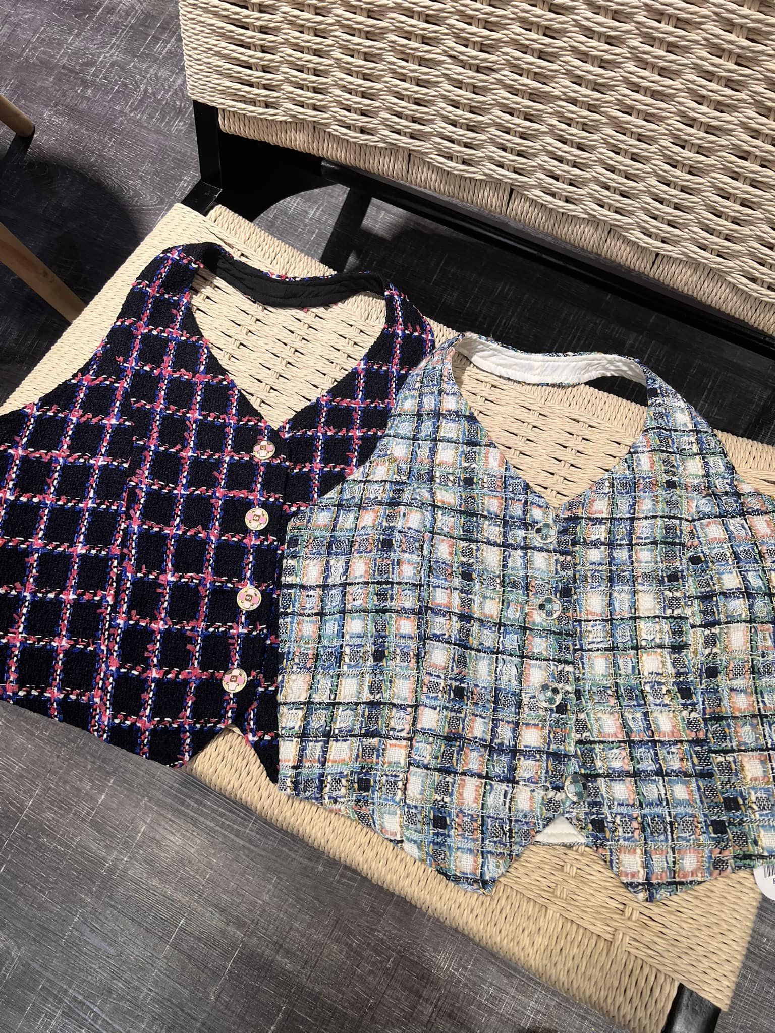 Ninestudio.9 | 小香风挂脖式上衣