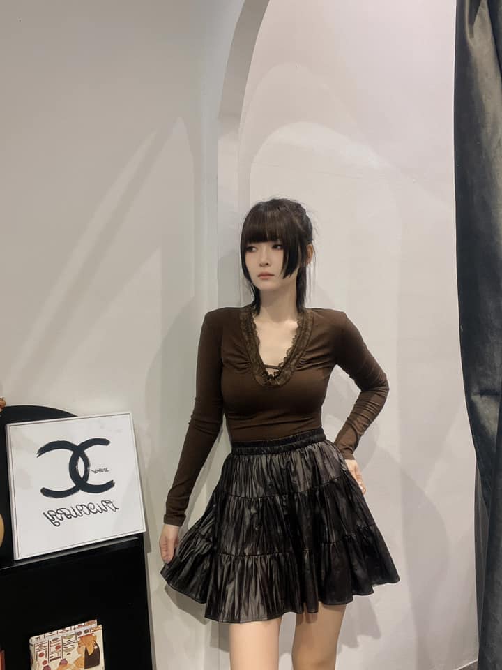 辣妹风蕾丝边v领长袖上衣 | Ninestudio.9