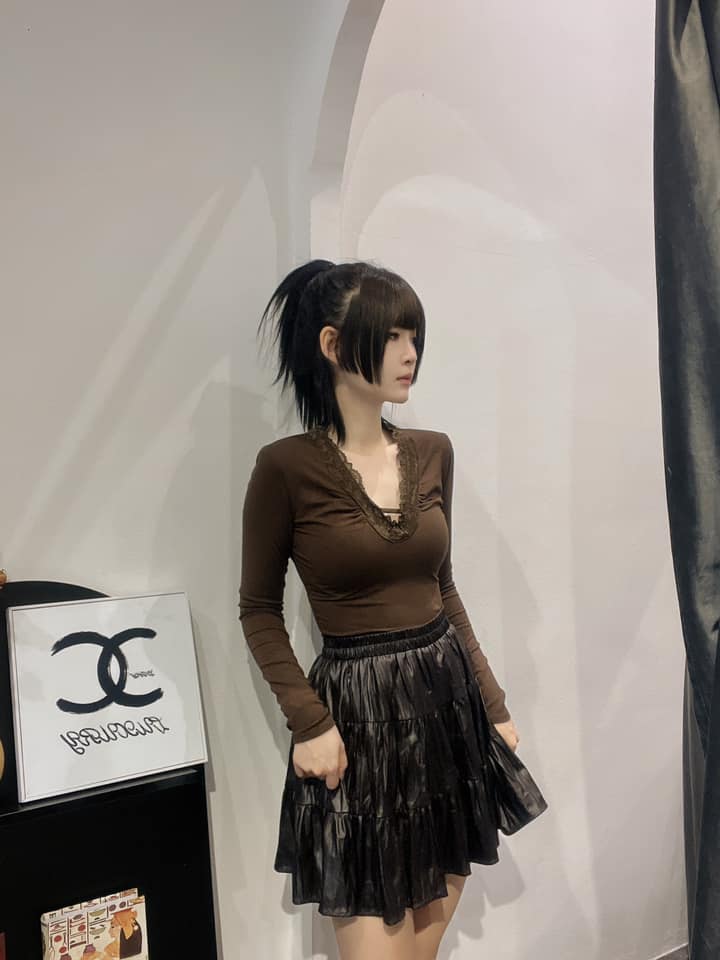 辣妹风蕾丝边v领长袖上衣 | Ninestudio.9