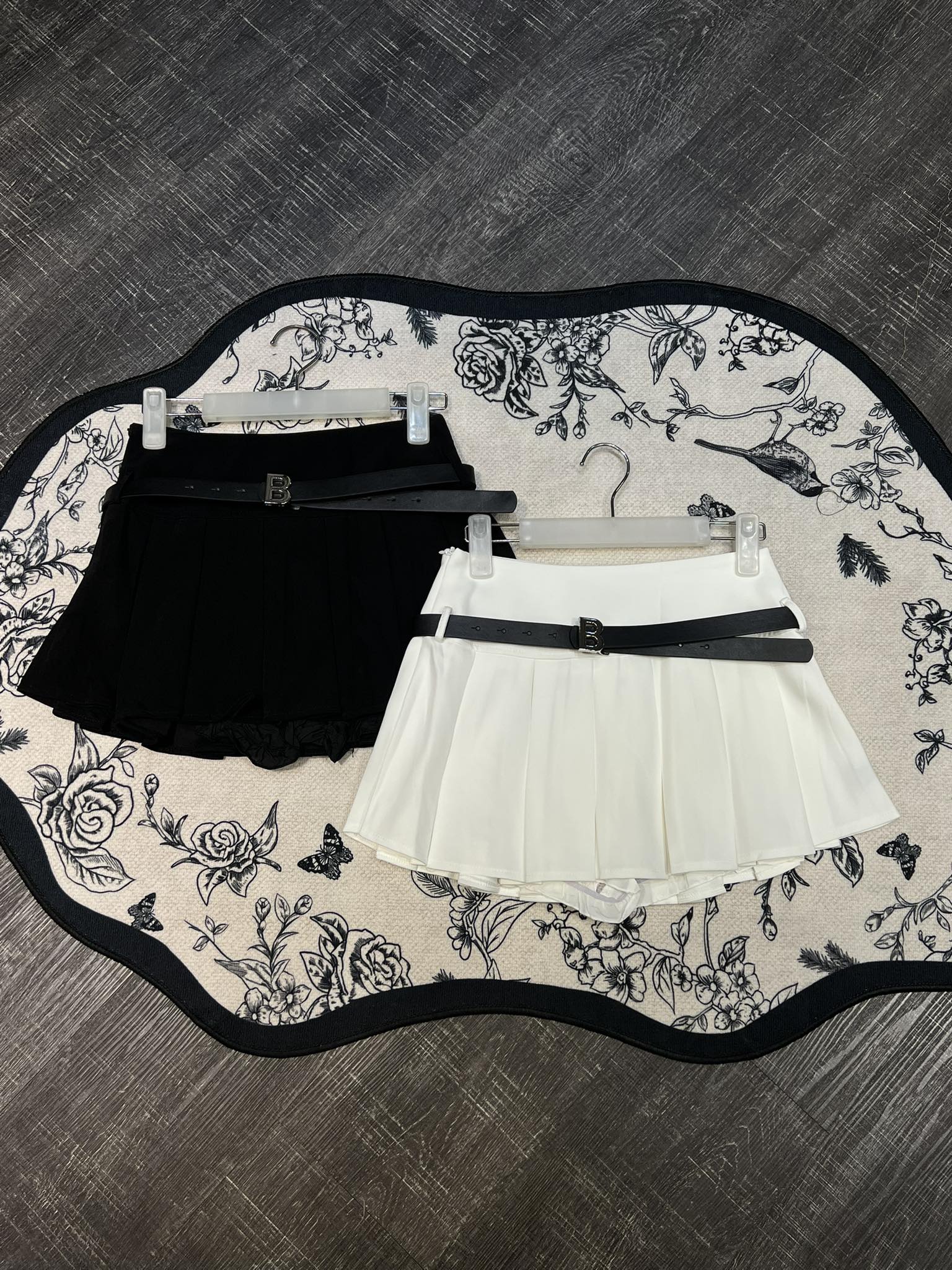 Ninestudio.9 | 百褶短裙防走光(内花苞短裤)