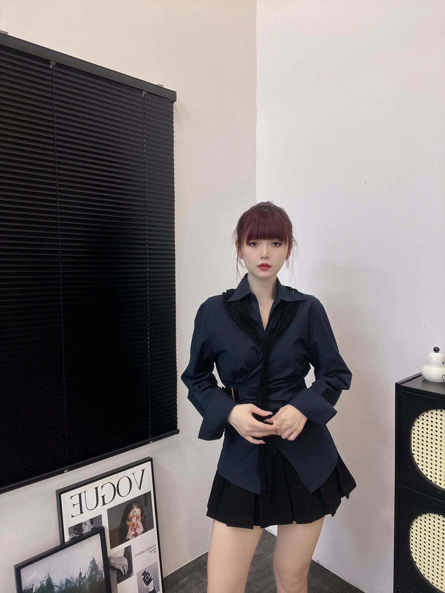 Ninestudio.9 | 设计感皮带扣收腰衬衣