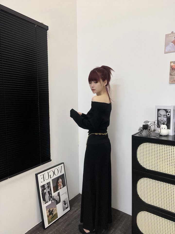 Ninestudio.9 | 性感一字肩长袖套装